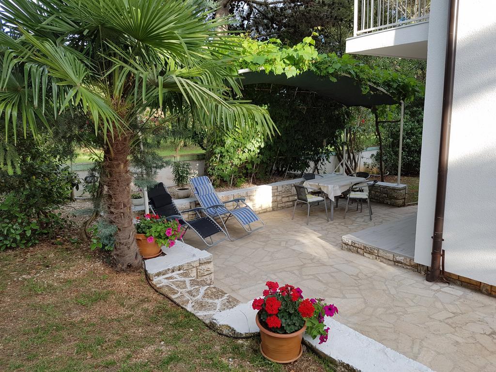 Villa Rosa With Yard And Children'S Playground Tar-Vabriga Extérieur photo