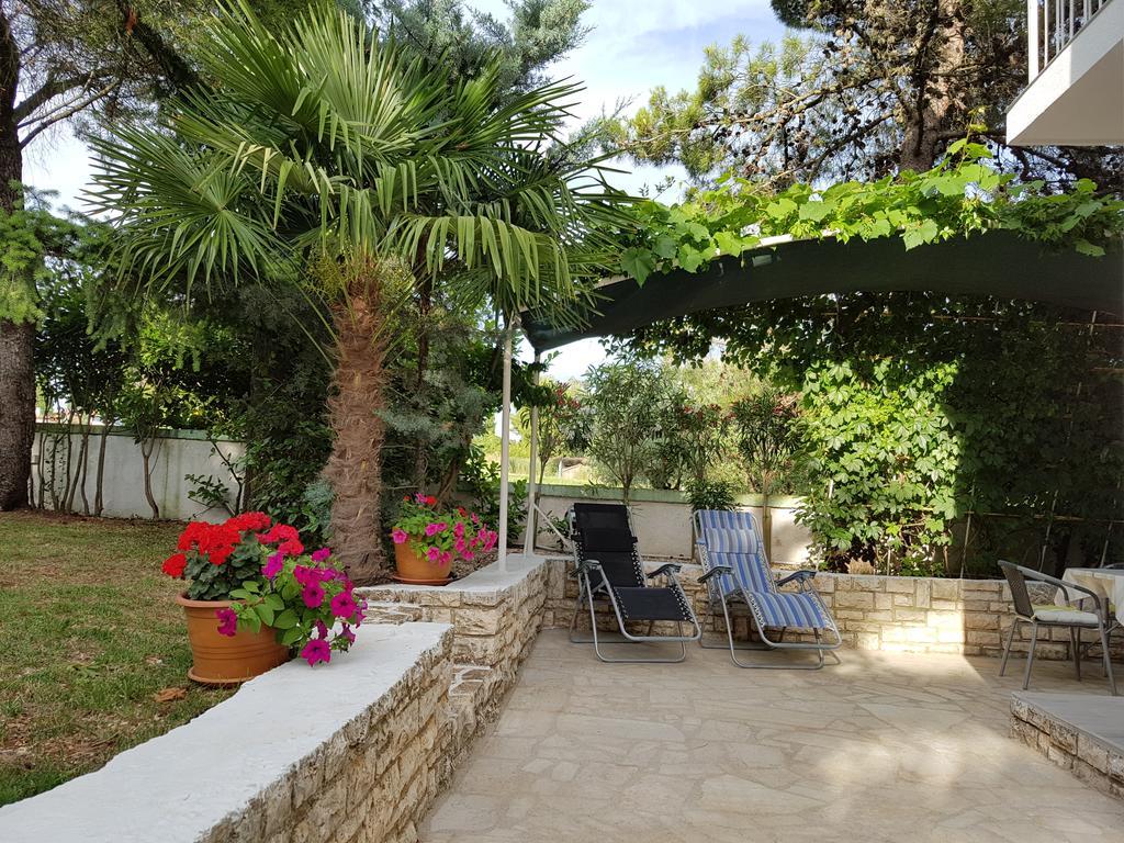 Villa Rosa With Yard And Children'S Playground Tar-Vabriga Extérieur photo